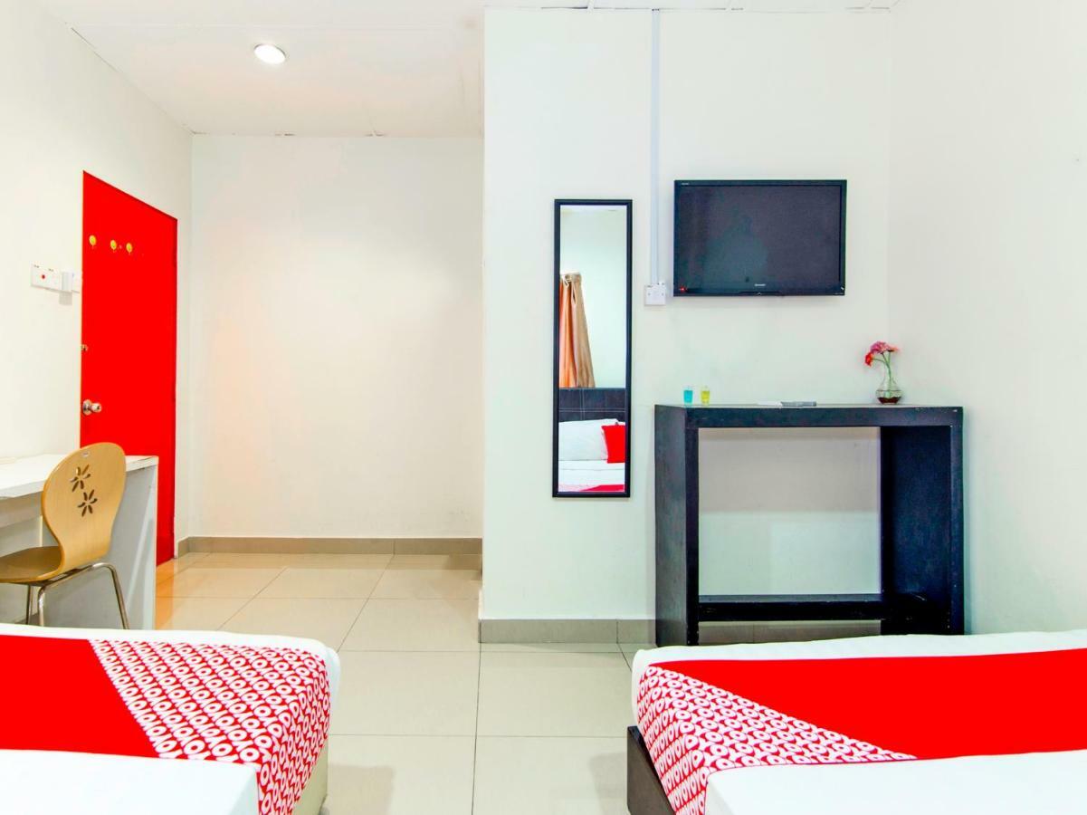 Hotel Oyo 304 Zero Hour