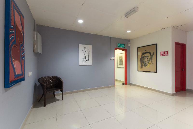 Hotel Oyo 304 Zero Hour
