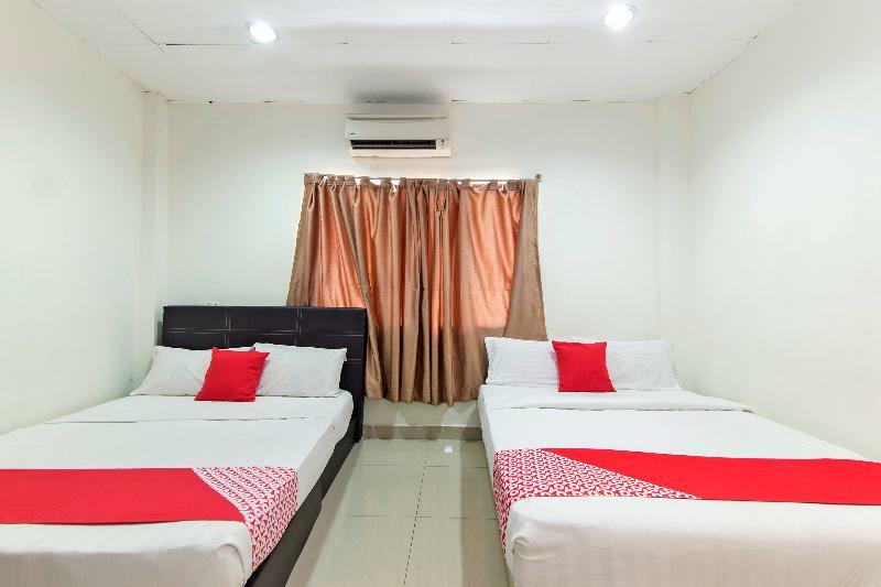 Oyo 304 Zero Hour Hotel 2*